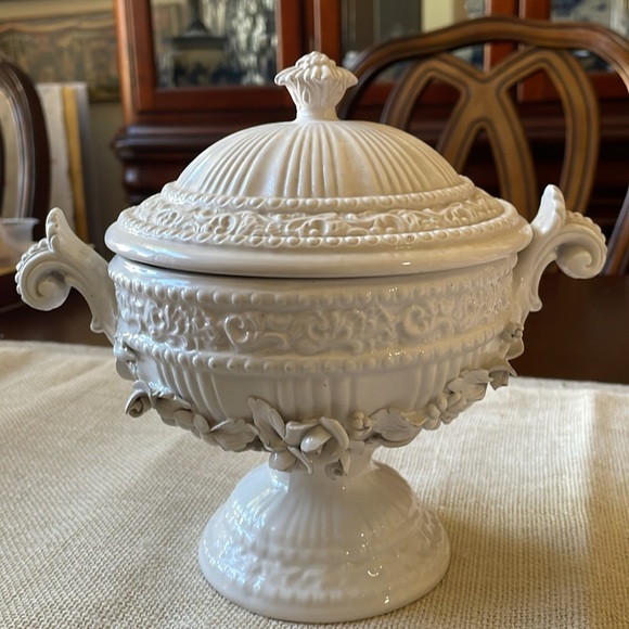 VTG Imperial Italy White Fiori Bianca style lidded footed candy dish compote - Picture 2 of 10
